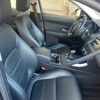 Sedili in Pelle neri Jaguar e-pace