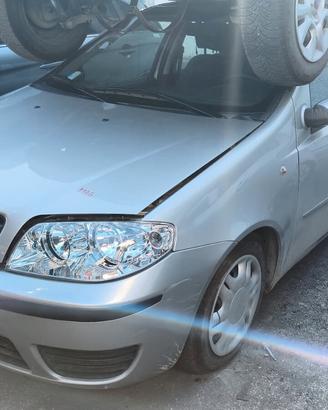 Pezzi di ricambio fiat punto (2U) anno 2007