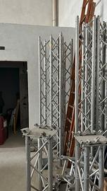 Traliccio  8 pezzi da 2,5 mt cad 30x30x30