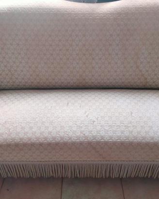 Divanetto antico fine '800 con gambe a cipolla