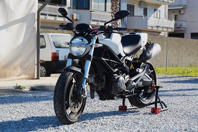 Ducati Monster 696+ - 2010