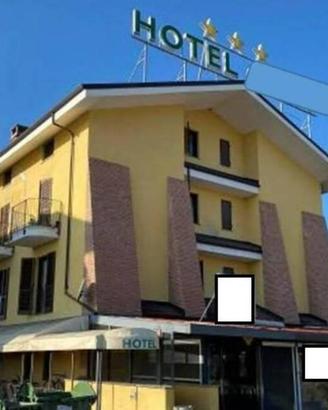 Immobile in asta di 847 m² con più di 5 locali a C