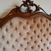 Letto imbottito in legno massello instarsiato