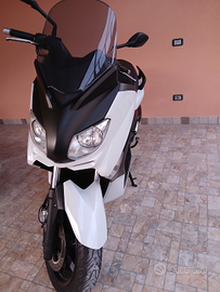 Yamaha Xmax 250