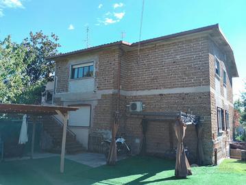 Porzione villa bifamiliare