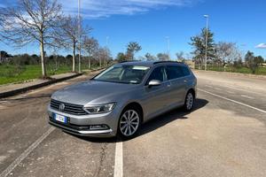 Volkswagen Passat 1.6 TDI DSG Comfortline BlueMoti