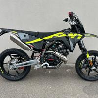 Fantic Motor Motard XMF 125 PERFORMANCE My 2025