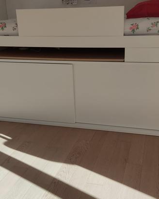 soluzione integrata letto-scrivania-armadio