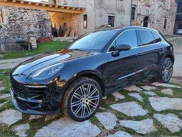 PORSCHE Macan - 2017