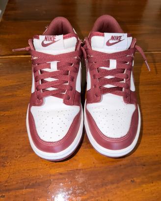 Nike Dunk Low Bordeaux