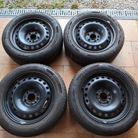 4 gomme INVERNALI R16 205/55 montate su cerchi