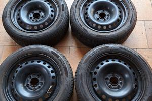 4 gomme INVERNALI R16 205/55 montate su cerchi