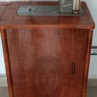 Macchina x cucire Necchi 