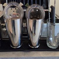 valigetta e attrezzatura  cocktail 