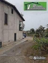 Trabia villa con terreno edificabile di 10.000 mq