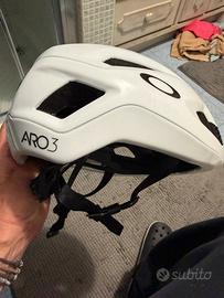 Casco Oakley bici corsa