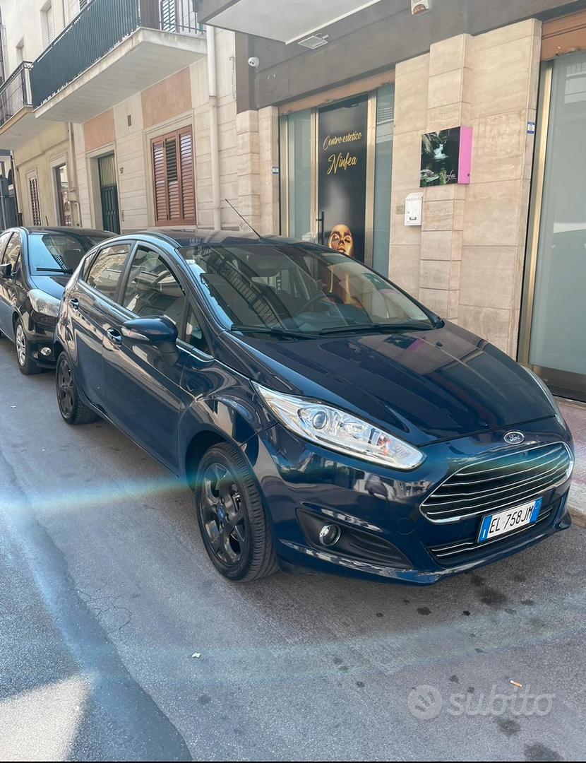 Ford Fiesta 2012 photo 2
