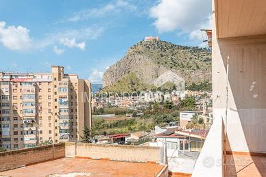 Trilocale di 77 Mq abitabile zona Arenella