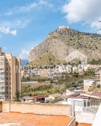 Trilocale di 77 Mq abitabile zona Arenella
