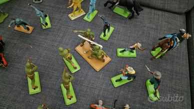 Lotto soldatini Britains