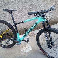 MTB DA 29  MEGAMO  FACTORY CARBONIO  PESO KG 9,7