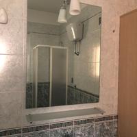 Specchio bagno con luce e mensolina