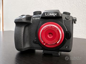 Panasonic Lumix GH5 - corpo macchina + batterie e