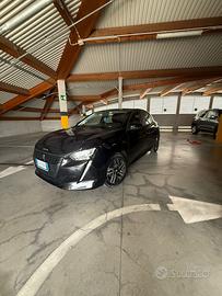 Peugeot 208 benzina 2023 – nero – 25.000 km