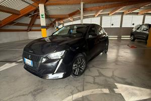 Peugeot 208 benzina 2023 – nero – 25.000 km