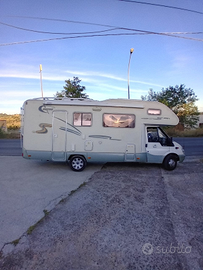 Camper Accessoriato, 7 posti letto,6 viaggio