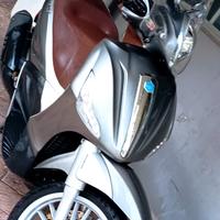  Scooter Beverly 300 i. e.