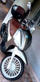  Scooter Beverly 300 i. e.