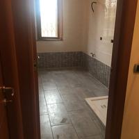 Piastrellista con esperienza pluriennale