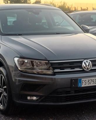 Volkswagen Tiguan 2.0 TDI 4MOTION Business BlueMot