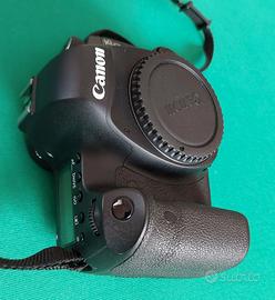 Fotocamera Canon 6D, con obiettivi e accessori