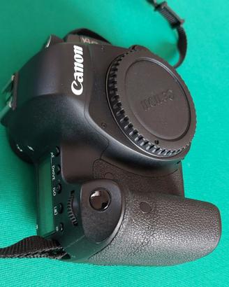 Fotocamera Canon 6D, con obiettivi e accessori