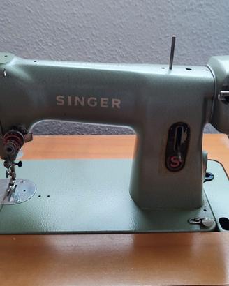 macchia cucire Singer a pedale
