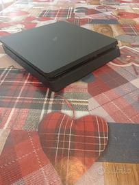 PS4 Slim 1TB + 2 controller originali + FIFA 25 