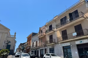 3 LOCALI A SANTA VENERINA