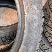 treno completo 215 50 R18 92 V TOYO INVERNALI