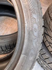 treno completo 215 50 R18 92 V TOYO INVERNALI