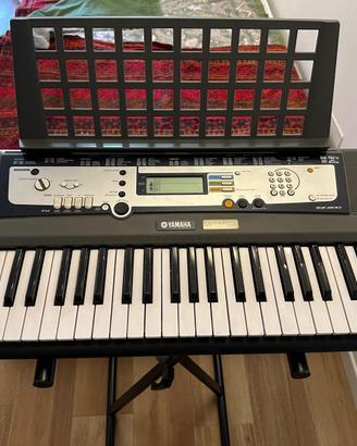 Pianola Yamaha EZ200