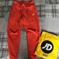 Pantaloni nike tech