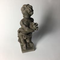 Putto in cemento