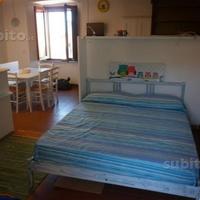 Monolocale con soppalco . vista mare