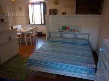 Monolocale con soppalco . vista mare