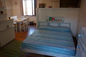 Monolocale con soppalco . vista mare