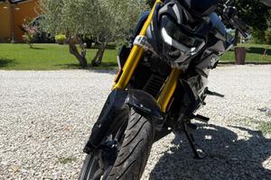 BMW g310 r