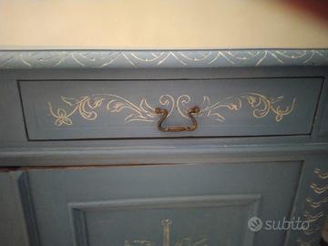 Credenza azzurra