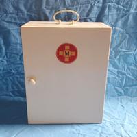 Cassetta primo soccorso in legno